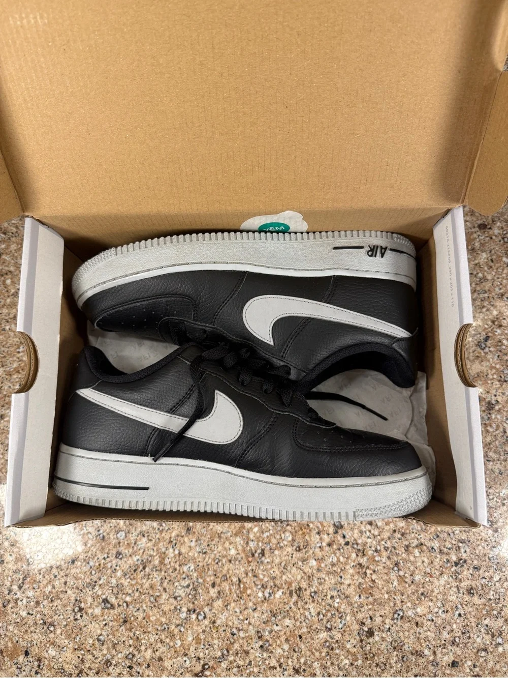 Nike Black/Wolf Gray GS Air Force 1 size 7Y